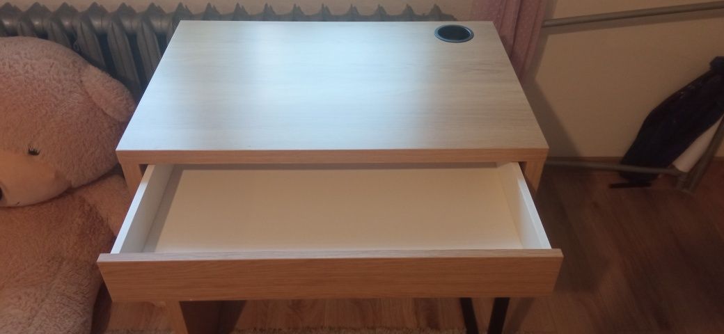 Małe biurko ikea
