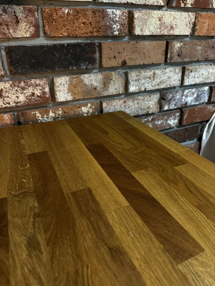 Stół drewniany w stylu loftowym industrialnym
