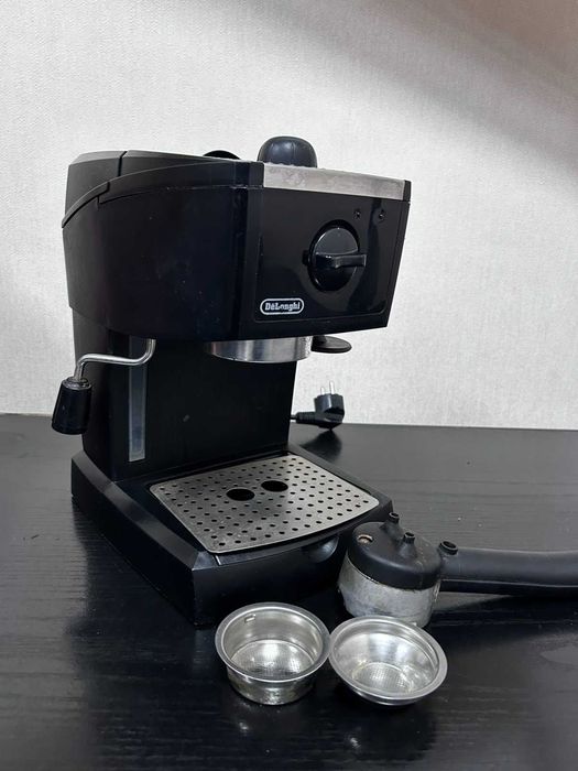Кавоварка DeLonghi EC145