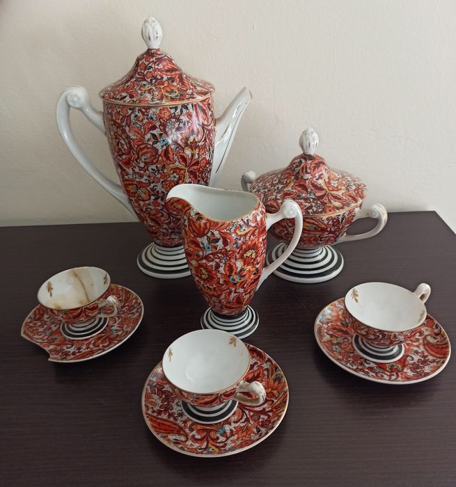 Empire na nóżce, Ćmielów, imari.