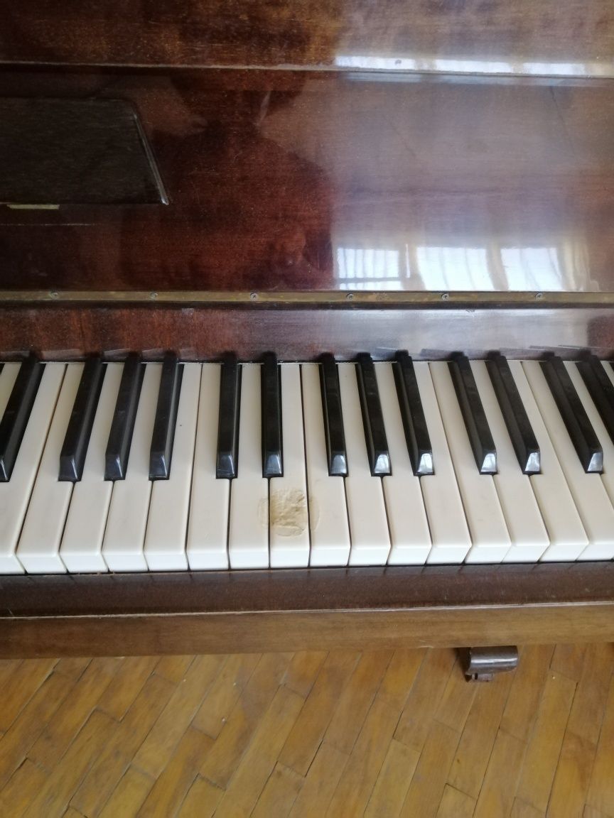 Продам фортепіано,за символічну ціну: 4.000грн