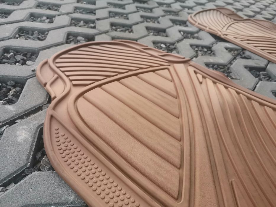 Dywaniki gumowe volvo