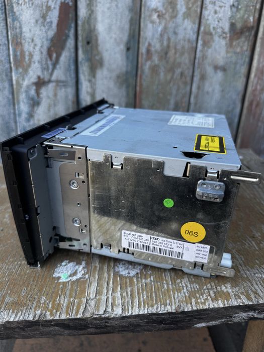 Автомагнитола штатная магнитола Audi A4 B7