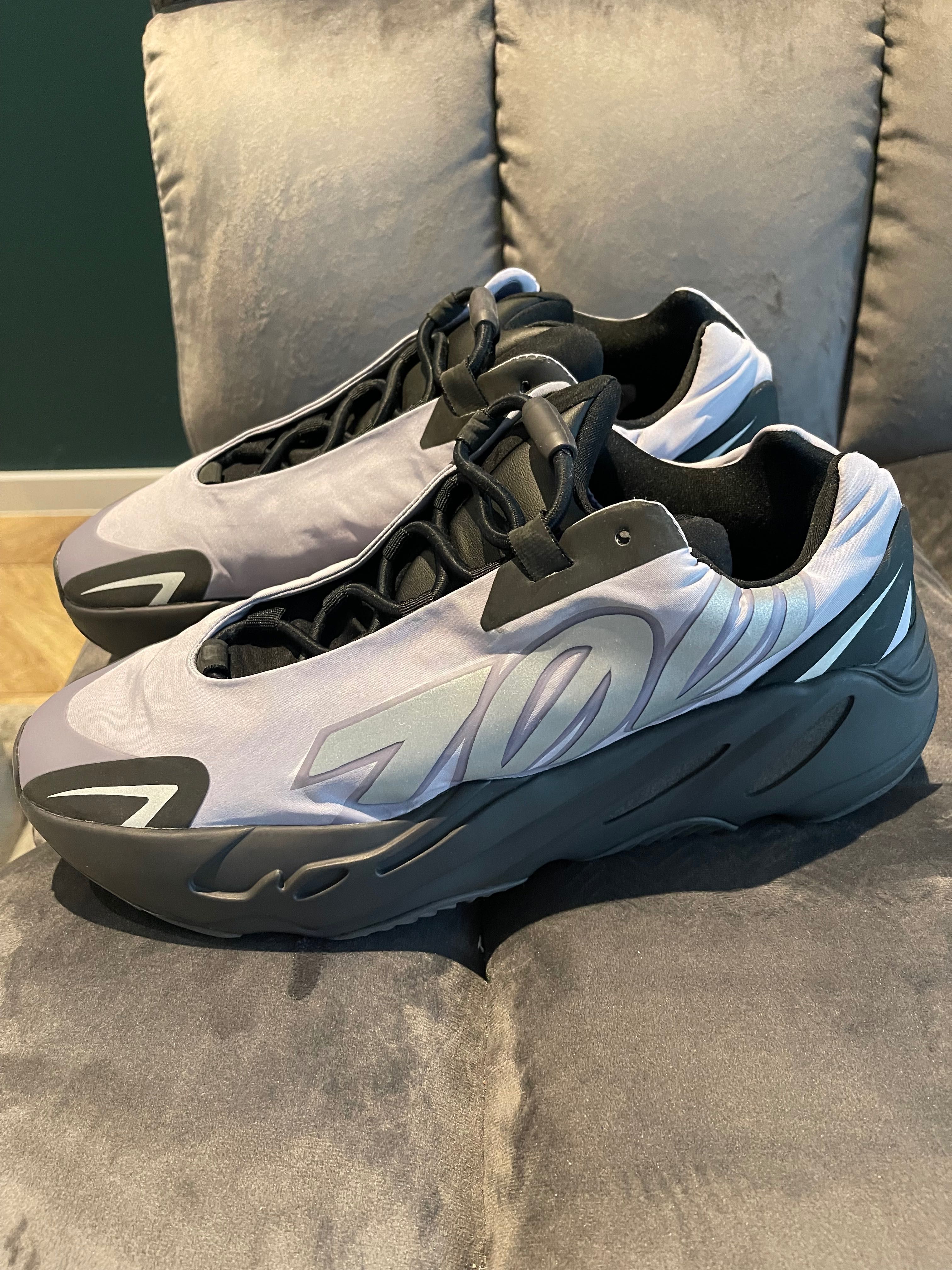 Adidas yeezy boost 700 MNVN geode 43