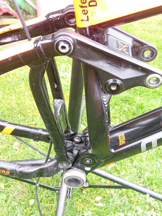 Rama mondraker foxy M + sztyca rc reverb