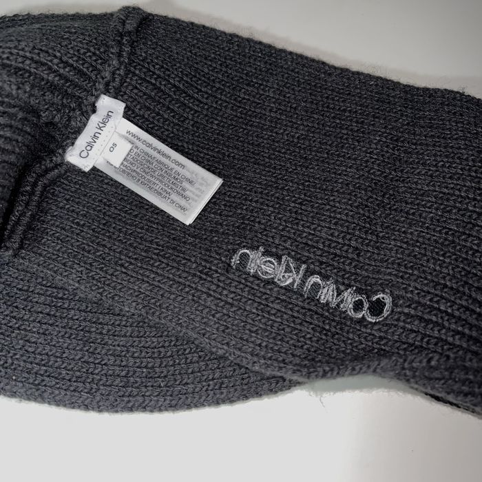 сіра повʼязка calvin klein