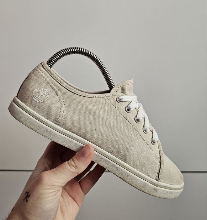 Sprzedam buty damskie sportowe trampki beżowe timberland skape park ro
