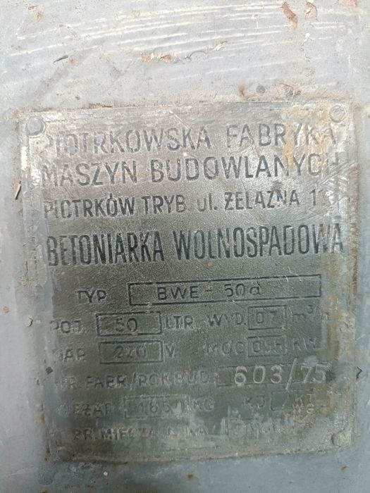 Betoniarka wolnospadowa