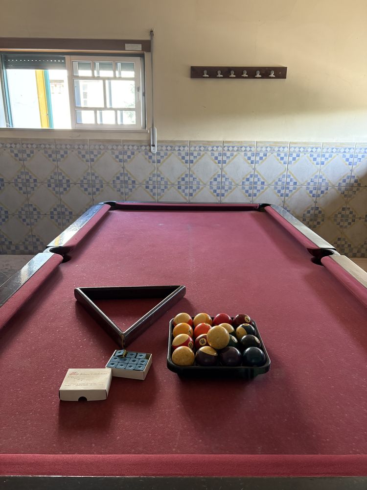 Mesa de bilhar em bom estado