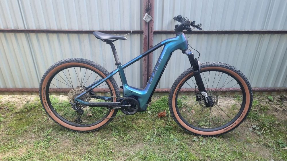 E bike Cube reaction . Bosch smart cx.