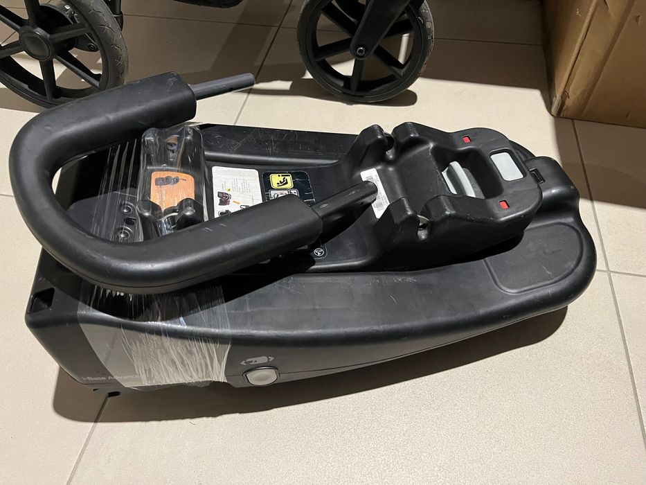 Fotelik samochodowy Joie i-snug z bazą