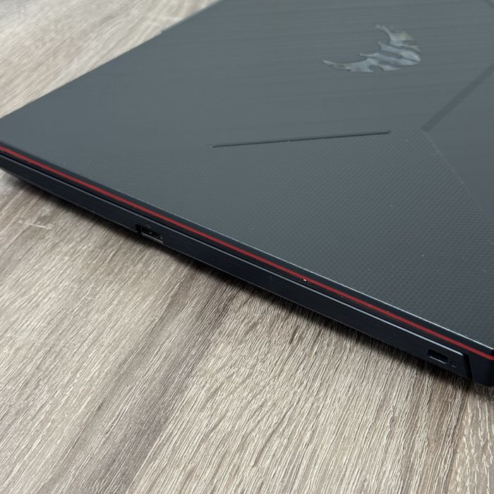 Asus Tuf Gaming GTX1650 / i5 / 16 / 1tb ssd + 512 ssd/ 144гЦ