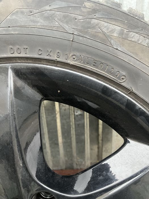 Шини зима 255 /55 R 18