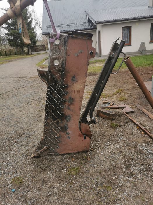 Pługoukładacz do kabli