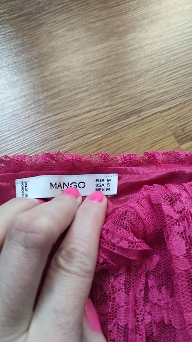 Bluzka koronkowa na ramiączka 38