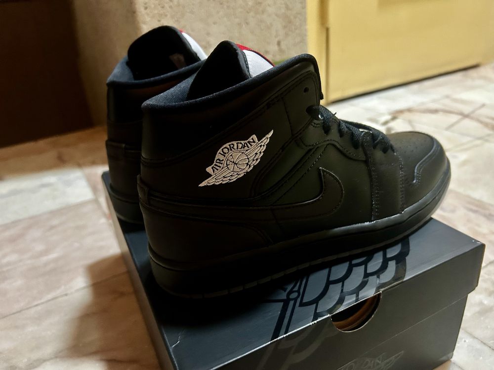 Air Jordan 1 mid