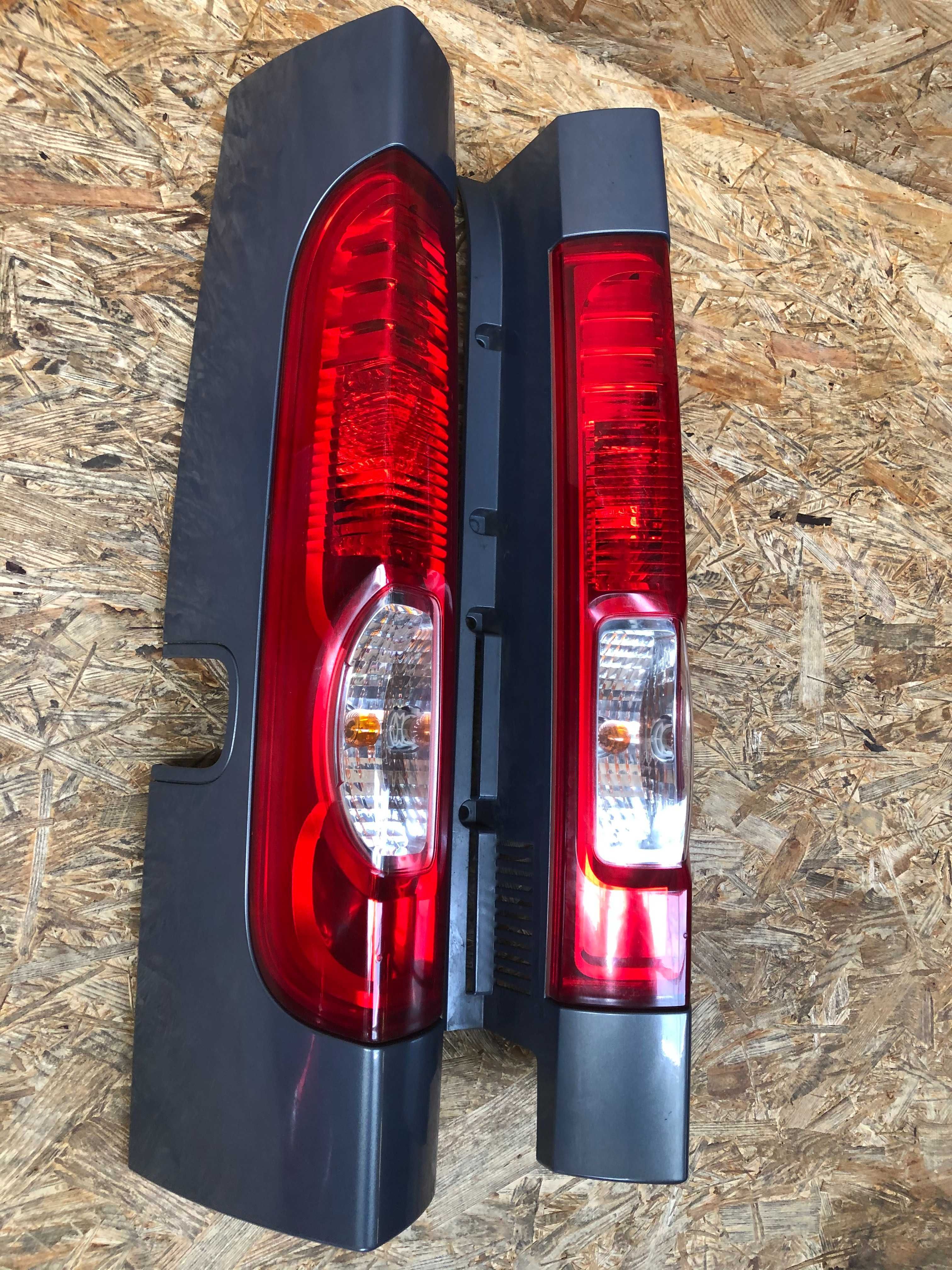 Lampa/reflektor tylny Renault Trafic Vivaro lift