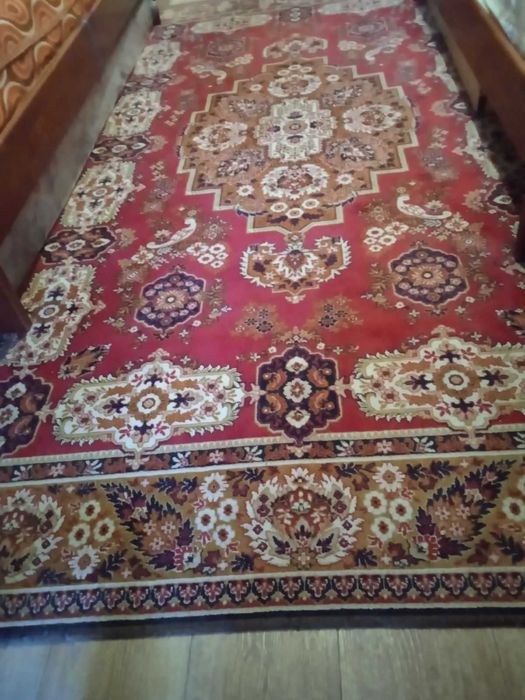 Продам Килими у гарному стані