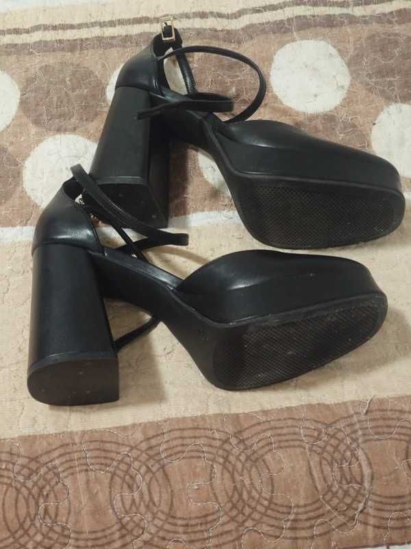 sapatos de tacao com fivela