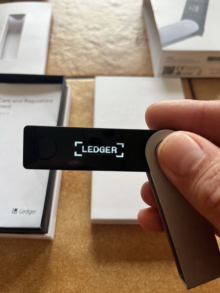Ledger Nano X Nowy! Bateria 100%