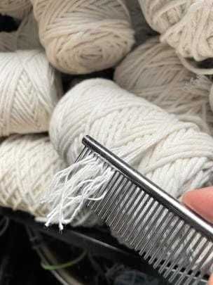 Grzebień metalowy do makramy 15 cm – do frędzli, piórek i chwostów