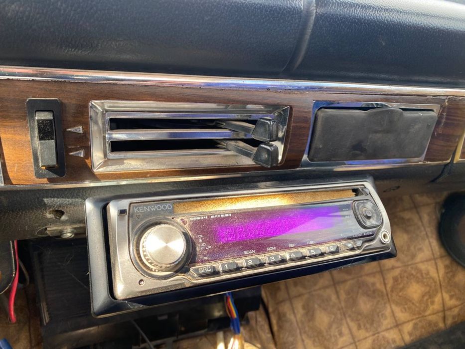 Продається машина Ваз 21013.