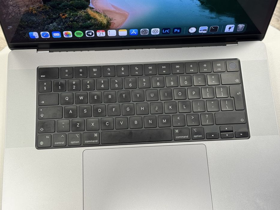 MacBook Pro 16", M2 Pro, SSD 1TB, 16 GB RAM 2023