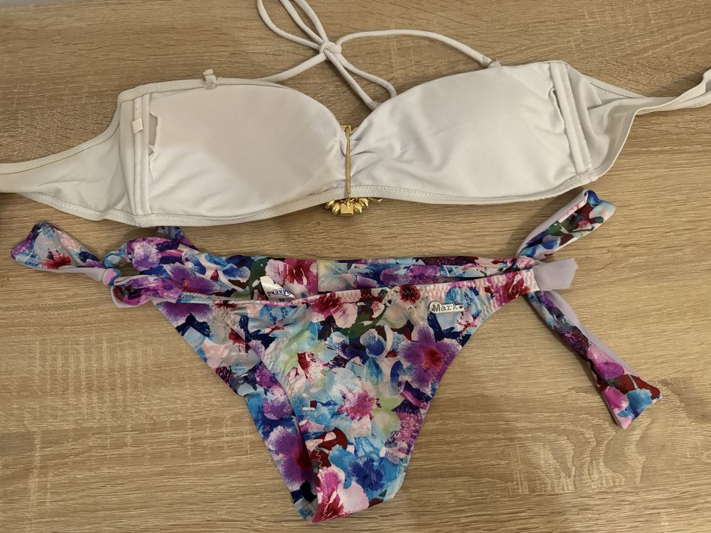 Komplet bikini 36 s kwiaty ozdoba
