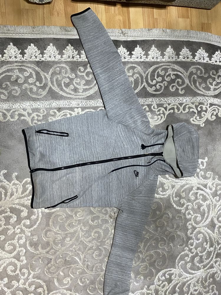 Nike tech fleece