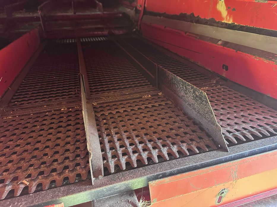 kombajn zbożowy Massey Ferguson MF 38