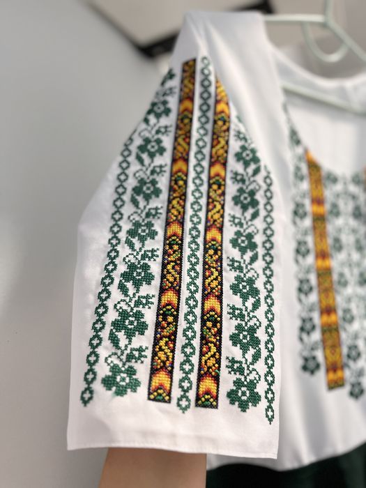 Вишита жіноча сукня, 46 розмір