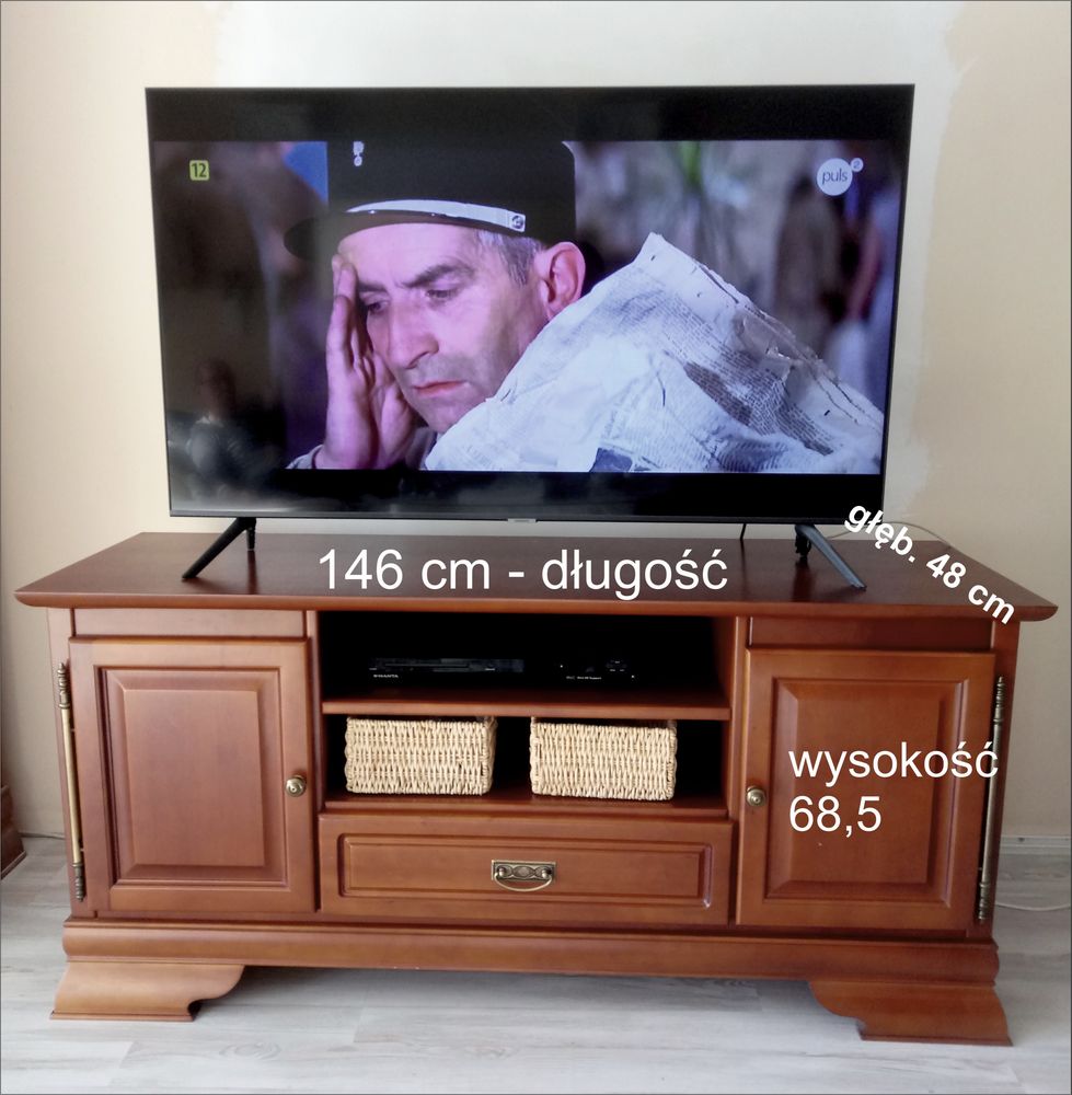 Komplet drewnianych mebli KOMODA+WITRYNKI Z SZAFKAMI