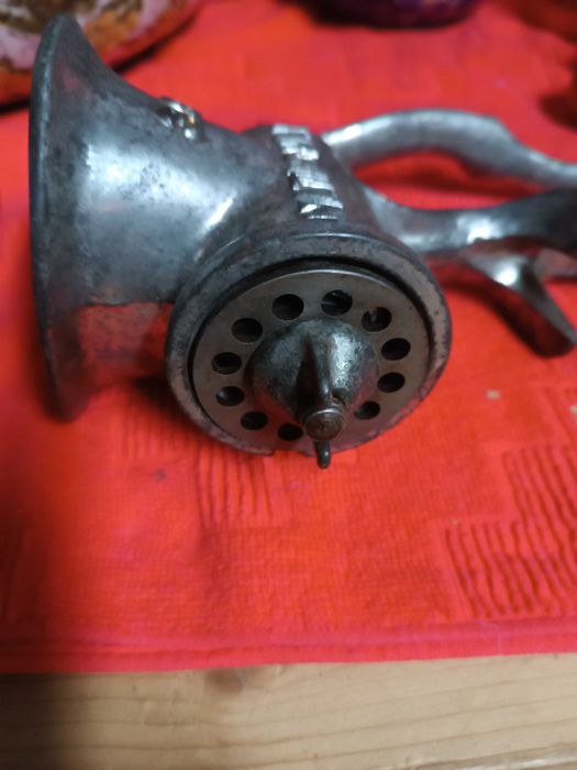 Picadora e trituradora ( nacional ) antiga