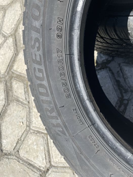 Зимова гума Автошини Bridgestone Blizzak LM 001 205/60 R17 93H 6mm
