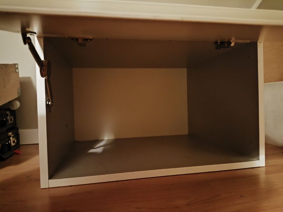 Biała szafka kuchenna