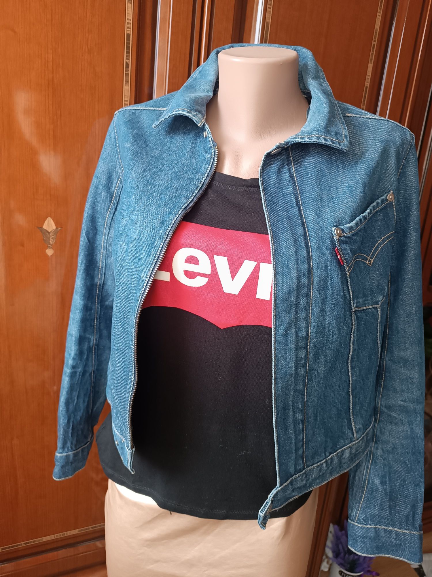 Брендовая куртка - пижлак.  Levis. Р 44-46