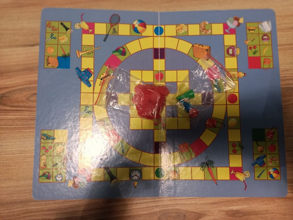 Gra w sklepie w ogródku