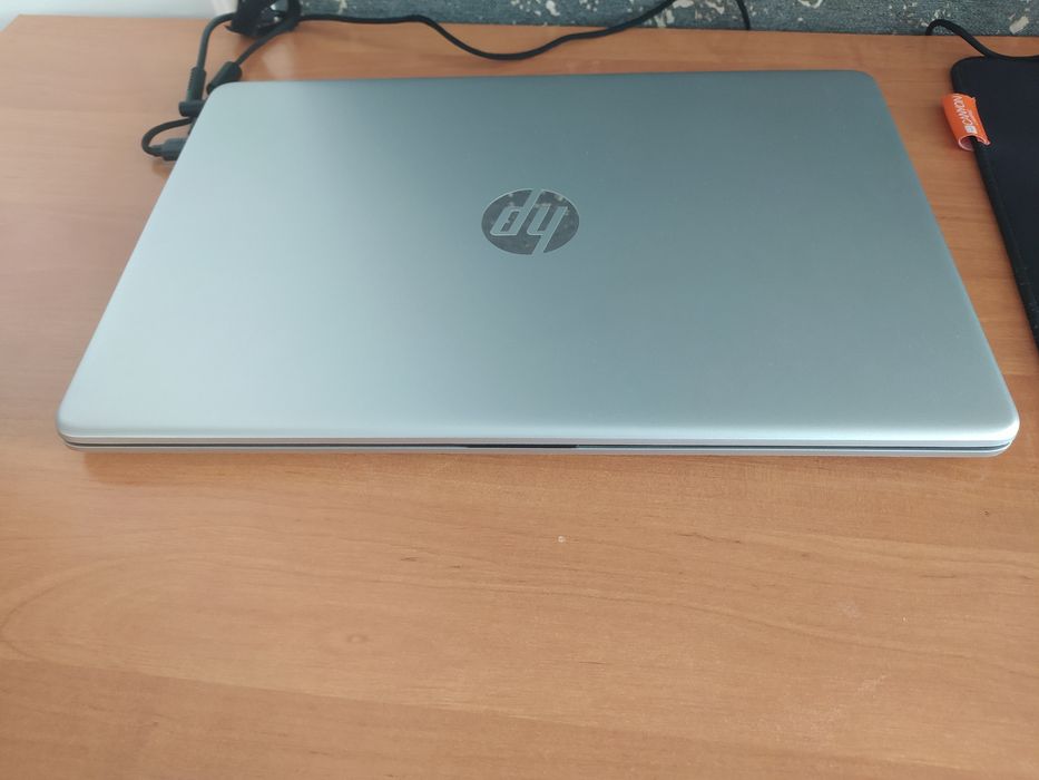 hp 15-ef2127wm в дуже чудовому стані