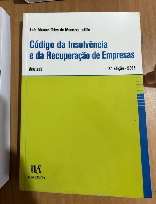 Livros de Direito variados