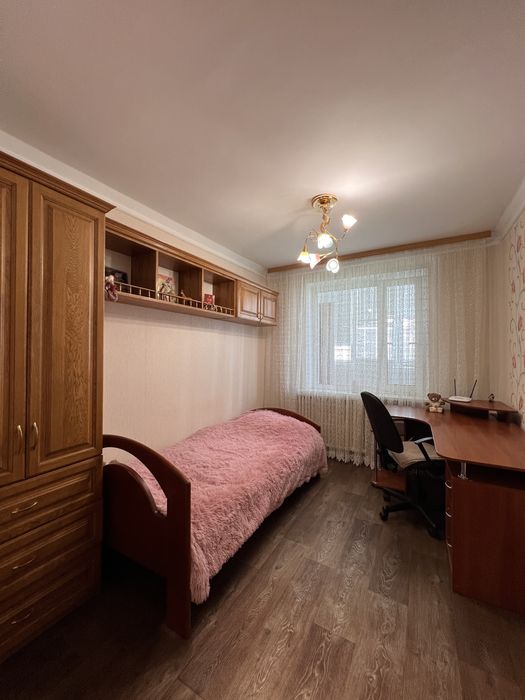 Продаж 3-кімнатної Центр, ремонт, 67м2, покращений план