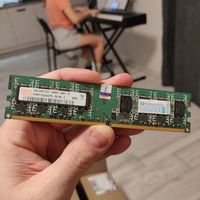 Оперативна пам'ять Hynix DDR2 2Gb 2Rx8 800Mhz PC2-6400-666-12
