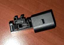 Mikroprzełącznik krańcówka klapy bagażnika VW Polo 9n 9n3 1T0.962.103