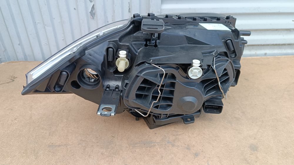 Vendo farol esquerdo de BMW 1 séries E87