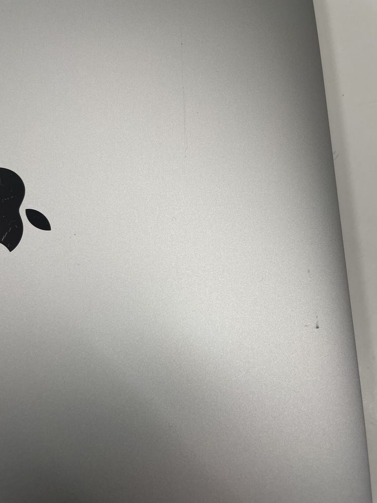 MacBook Pro 15 2018 A1990 Silver под восстановление