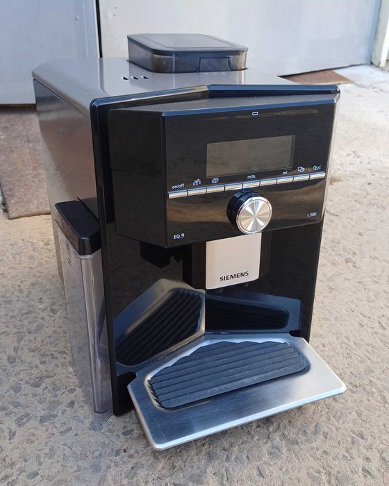 Кавоварка кавомашина Сіменс Siemens EQ.9 s300 TI903509DE чорна