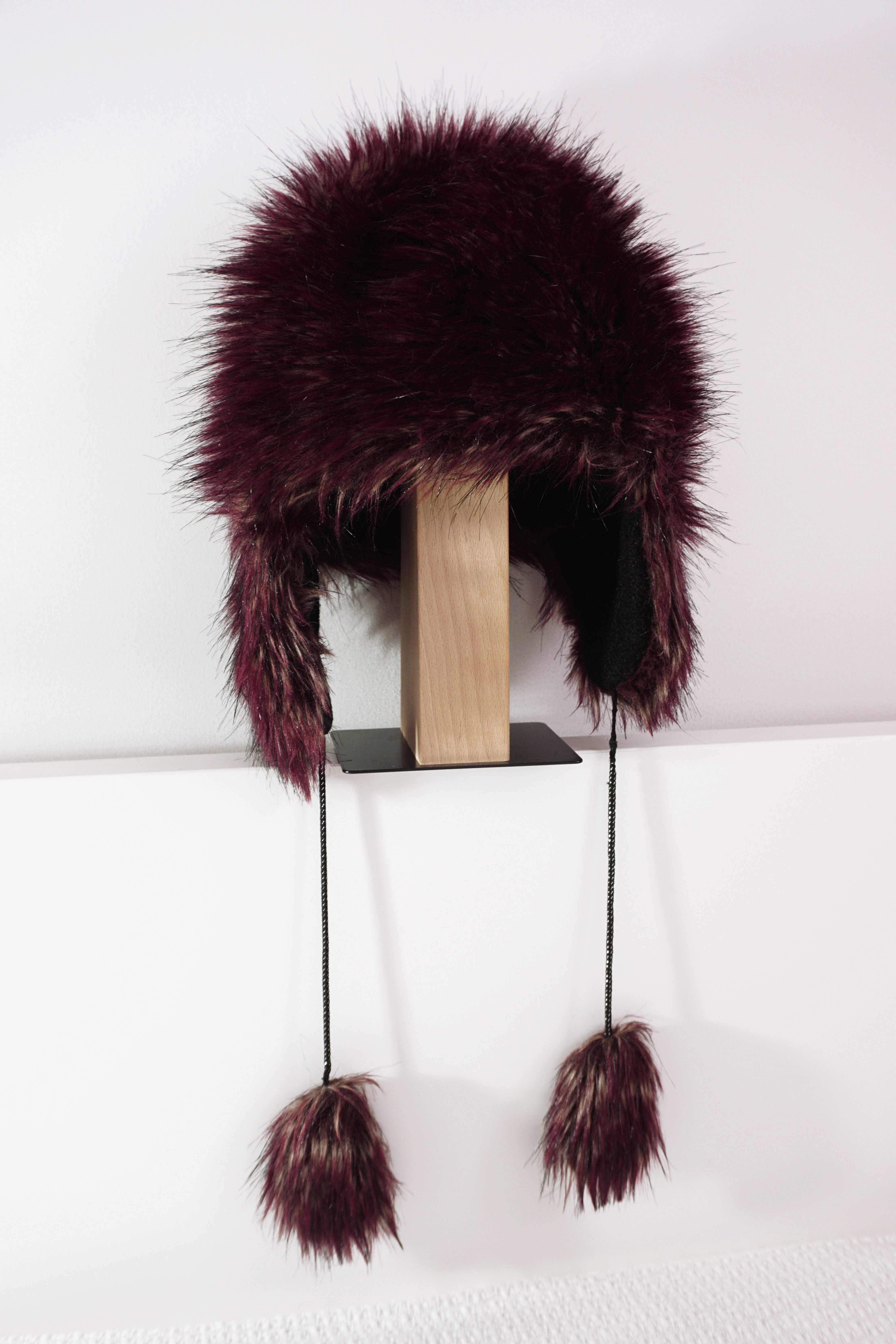 Futrzana czapka uszatka zimowa, ciepła bordowa ocieplana na zimę polar