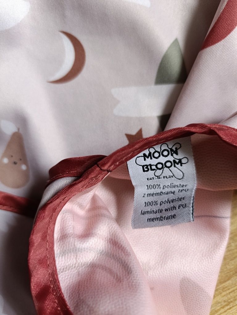 2 Śliniaki Moon bloom z rękawkami i kieszonką