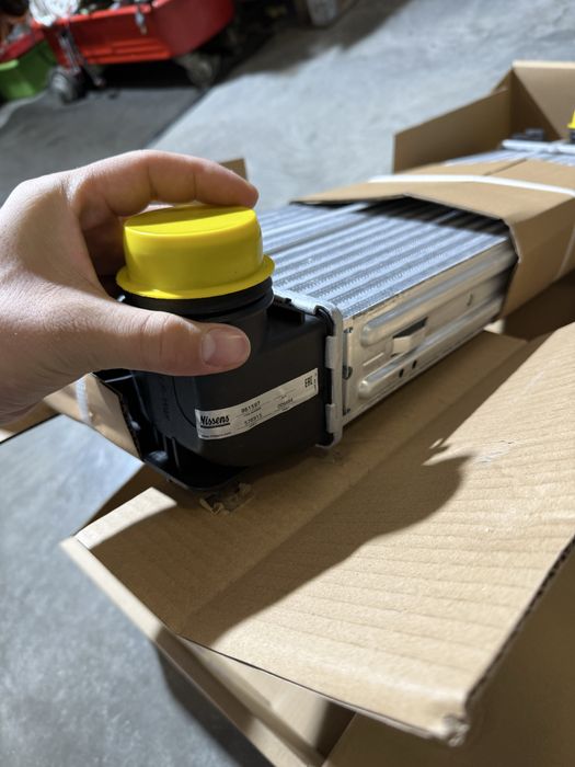 Радіатор інтеркулера интеркулер Sprinter W907 OM651 2.2 316