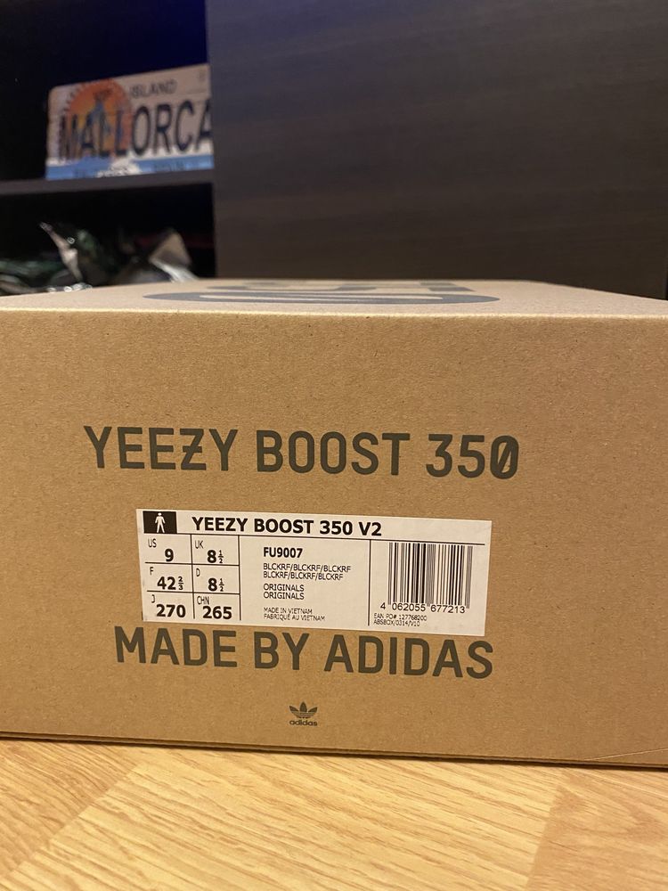 Yeezy Boost 350 v2 black rf