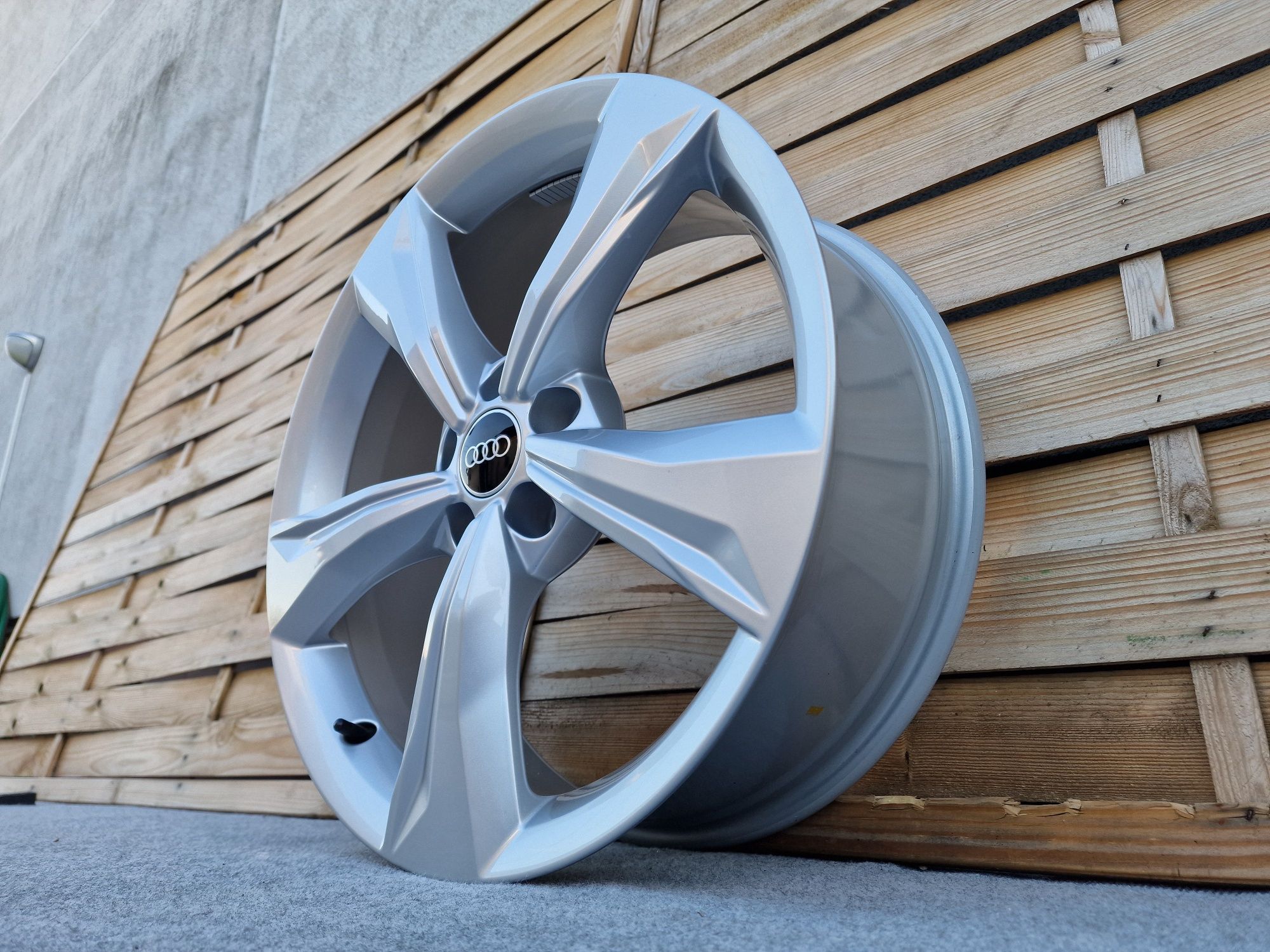 Felgi Aluminiowe 19' 5x112 AUDI A3 A4 A6 A5 A6 A7 A8 Q2 Q3 Q4 Q5